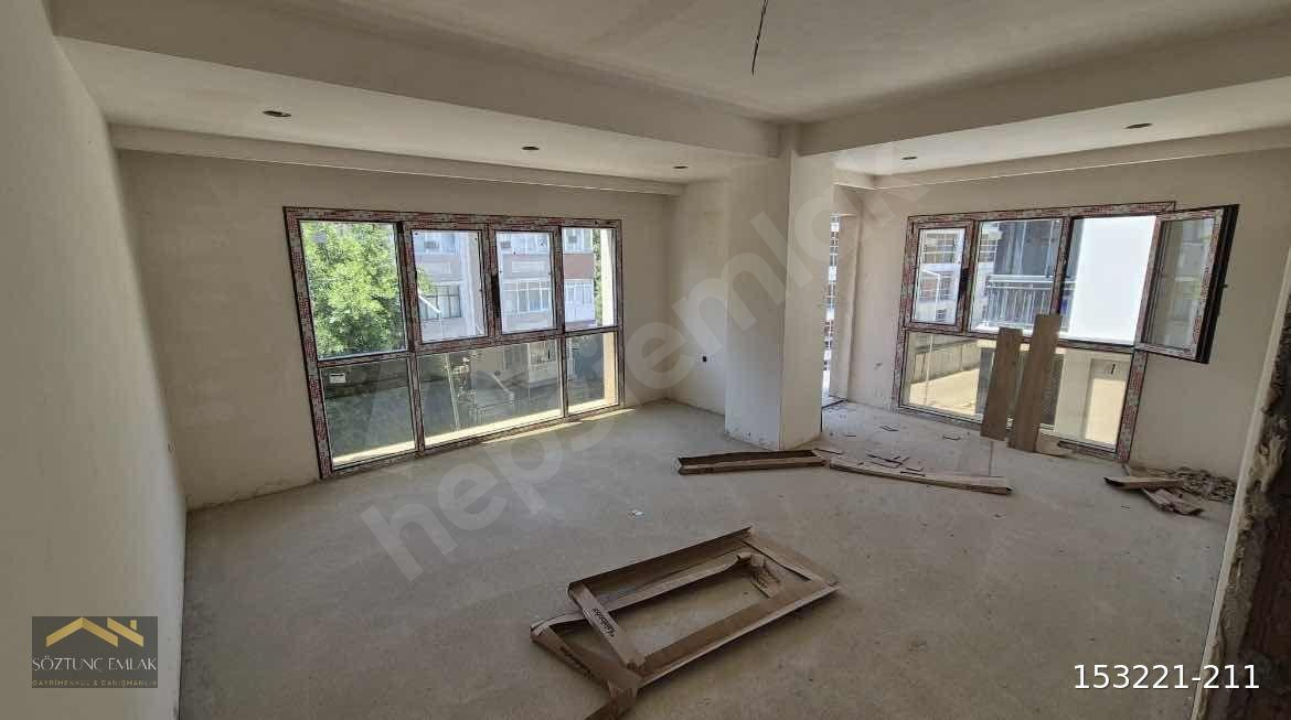 BAKIRKÖY OSMANİYEDE 3.KAT 3+1 110 M2 KAPALI OTOPARKLI SIFIR BİNA