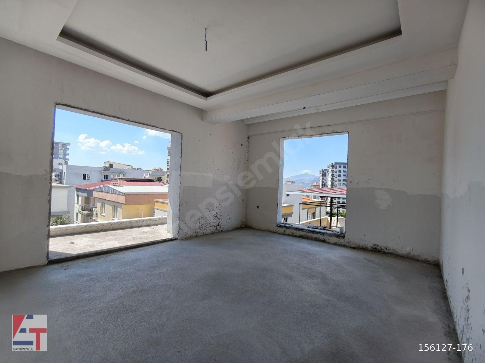 Menemen Uğur Mumcuda 30 Güne Teslim 90 m² Arakat Fırsat!