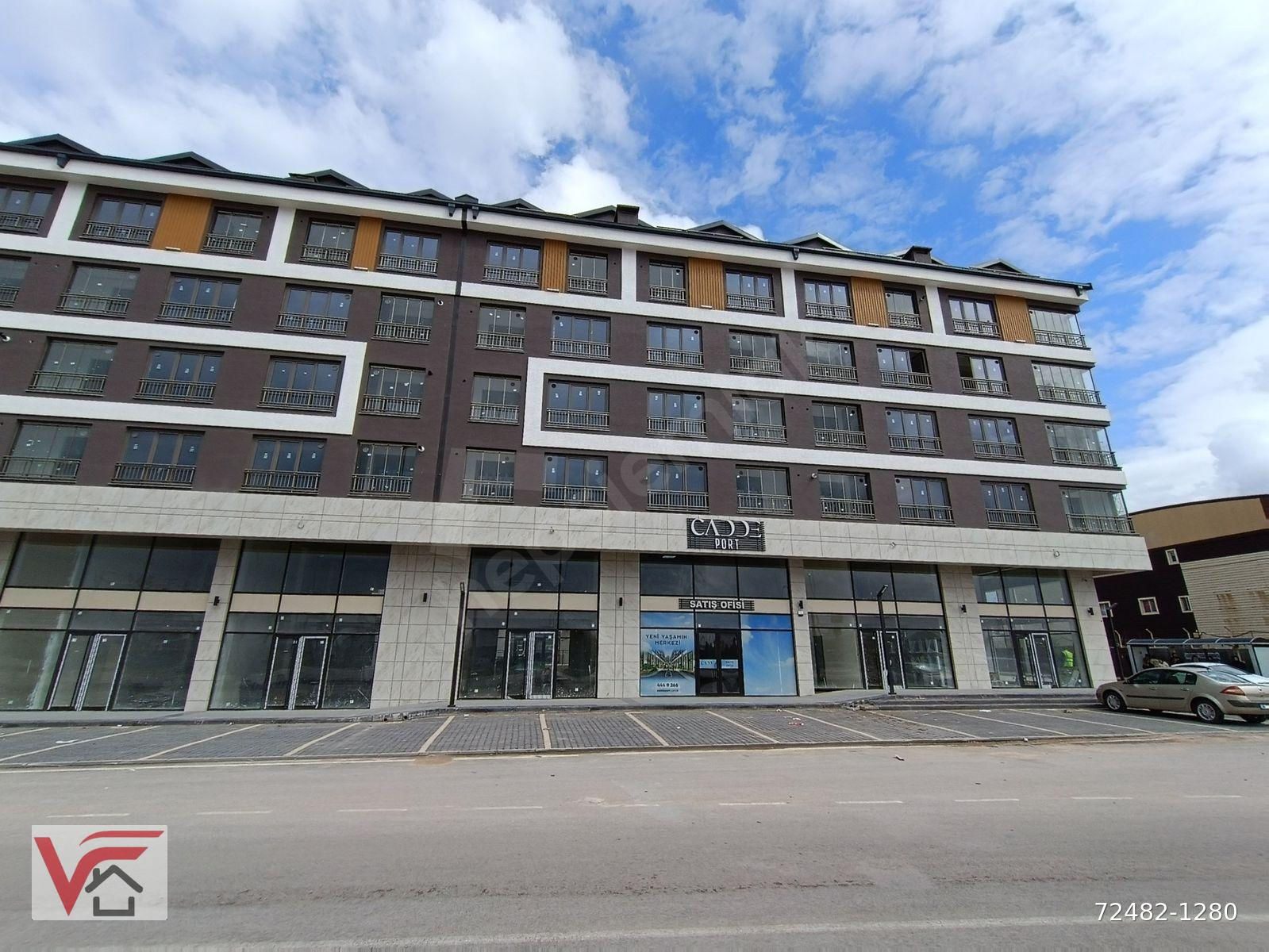 VARAN EMLAK'TAN CADDE PORT'DA EŞYALI SATILIK 1+1 DAİRE