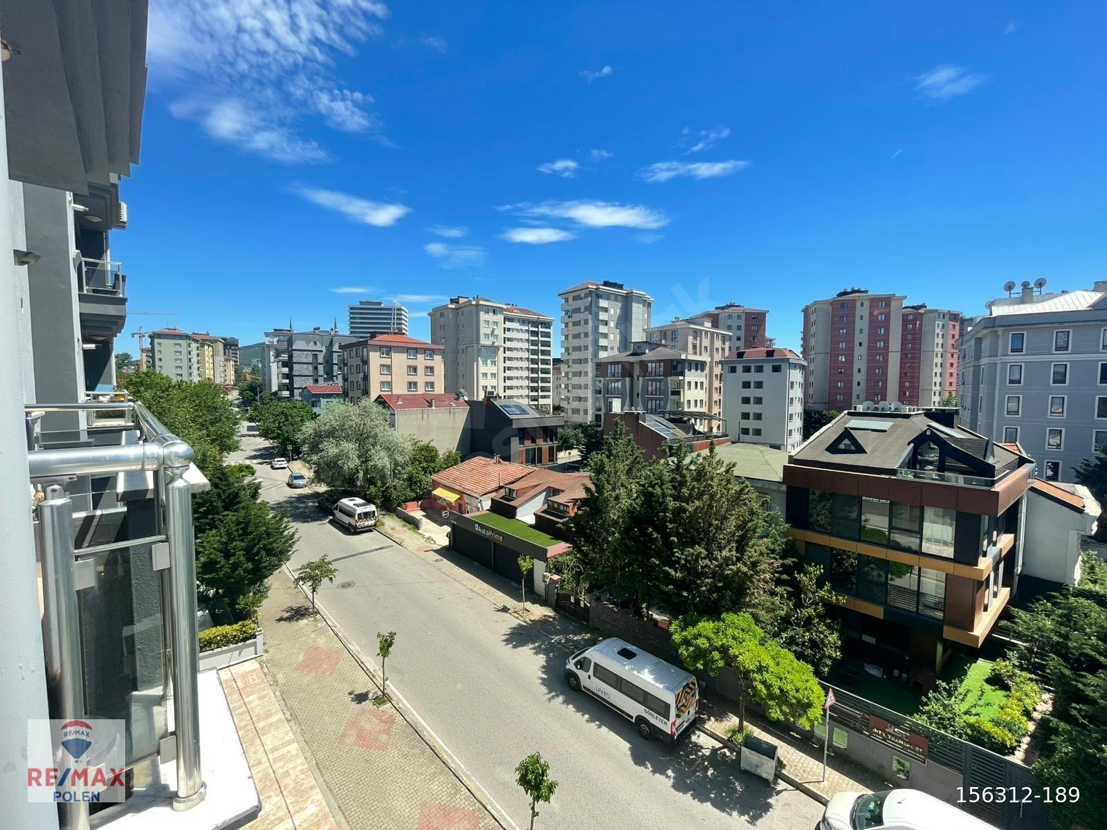 ATAŞEHİR'DE METROYA YAKIN 3+1 BALKONLU 130M2 SATILIK DAİRE