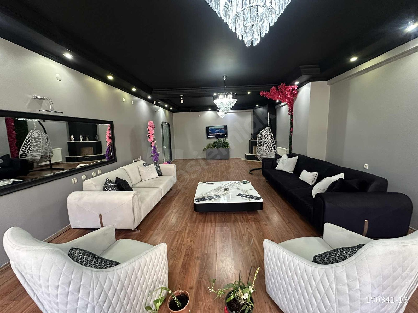KERNEK MAHALLESİNDE 5+1 300M2 ACİL SATILIK TİCARİ NİTELİKLİ DARE