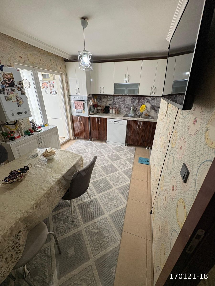 YAYLA'DA 175 M2 4 BALKONLU ÇİFT BANYOLU LÜKS YAPILI KATTA 4+1!!