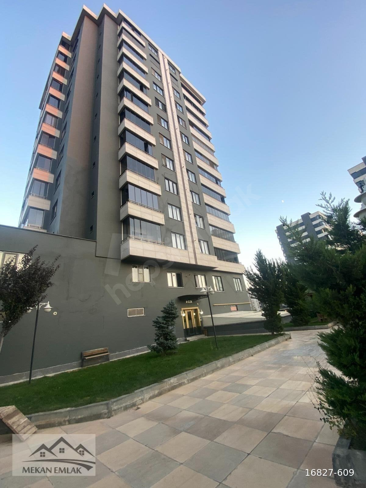 İBRAHİMLİ 2'DE ANA CADDE ÜZERİ ULTRA LÜKS ARA KAT 3+1 DAİRE 190m