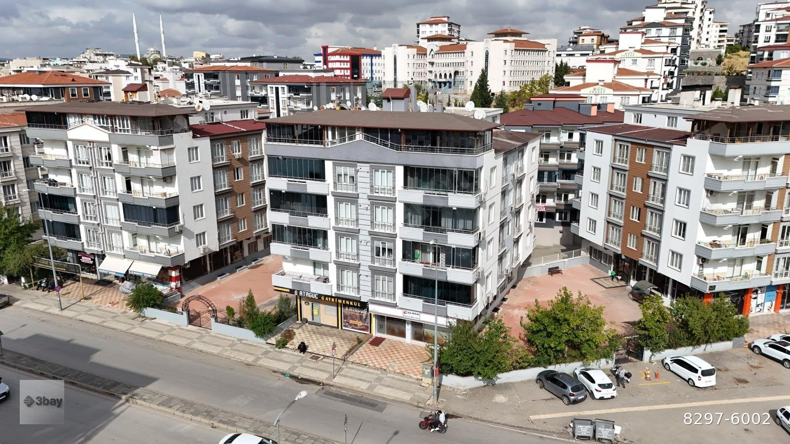YEDİTEPEDE MERKEZİ KONUMDA SATILIK 2+1 DAİRE