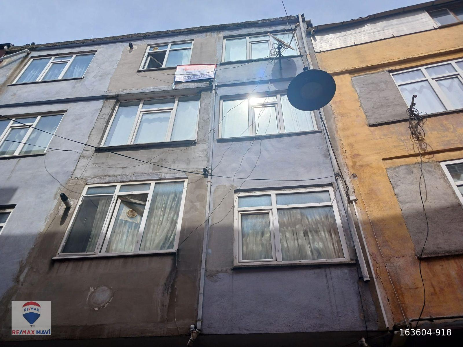 REMAX MAVİ ZÜBEYDE ÖZDEMİR'DEN HENDEK MERKEZDE 2+1 SATILIK DAİRE