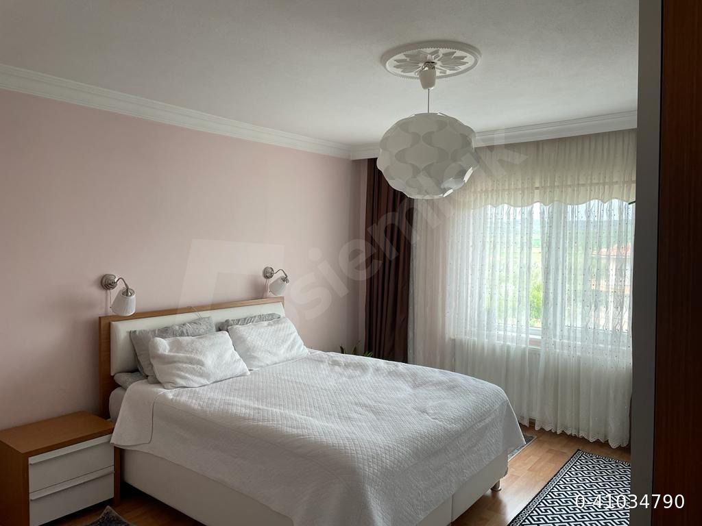 HİTİT SİTESİ ARAKAT EBEVEYİN BANYOLU KİLERLİ DAİRE