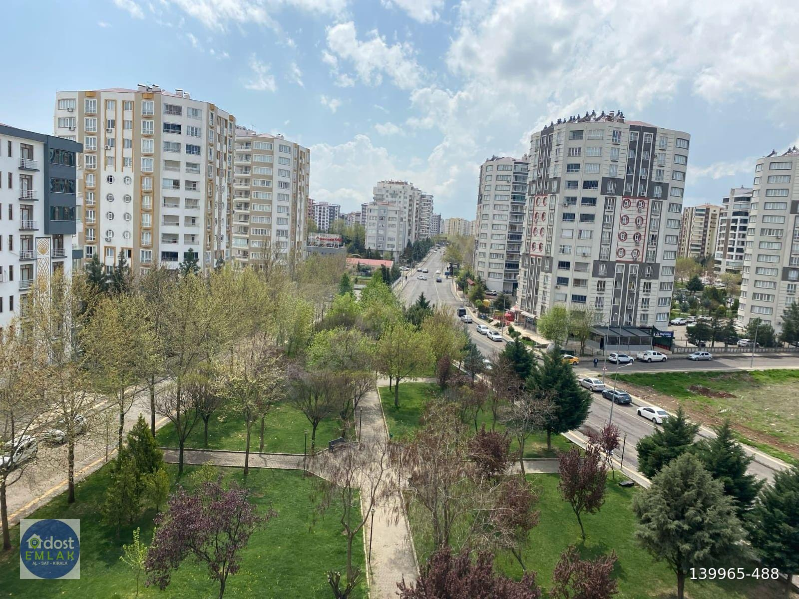 Kayapınar'da Dost emlaktan 210m² Krediye Uygun 3+1 Satılık Daire
