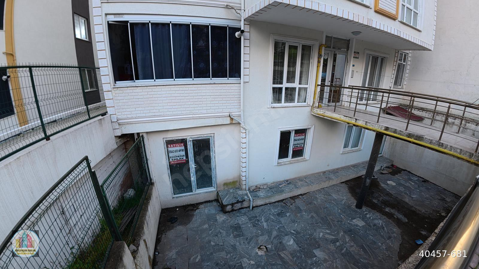 MERKEZ MAHALLESİ BAHADIR SOKAKTA ÇARŞI MERKEZİNE YAKIN MESAFEDE YENİ YAPI SATILIK 2+0 DAİRE