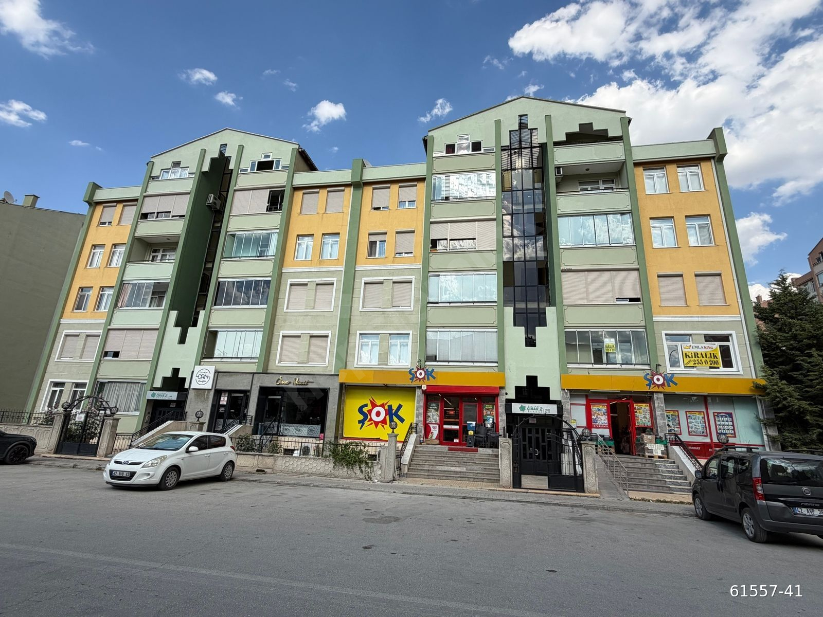 TRAMVAY HATTINDA 3+1 ARA KAT BAKIMLI KOMBİLİ SİTE İÇİNDE DAİRE