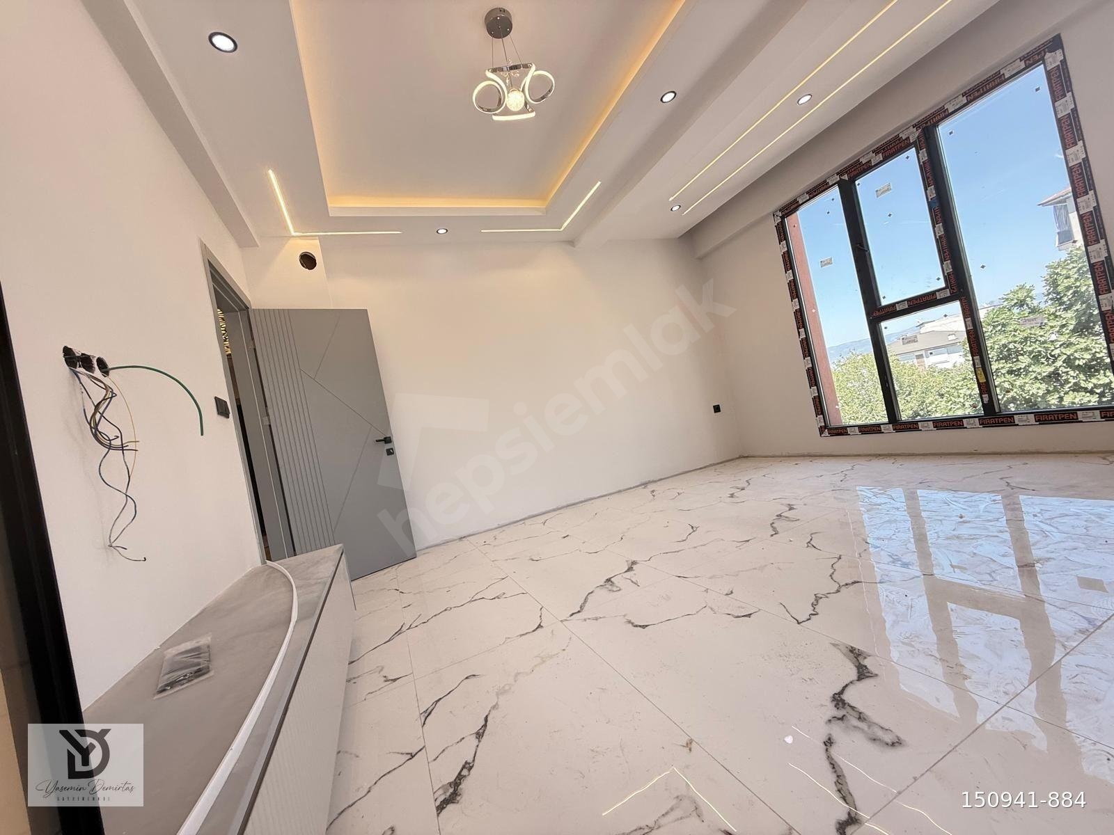 ŞEMİKLER DE SATILIK LÜXS DAİRE