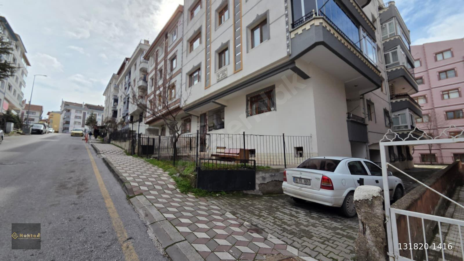 ETİMESGUT PİYADE MAHALLESİNDE 2+1//80m2 YARIM KOT