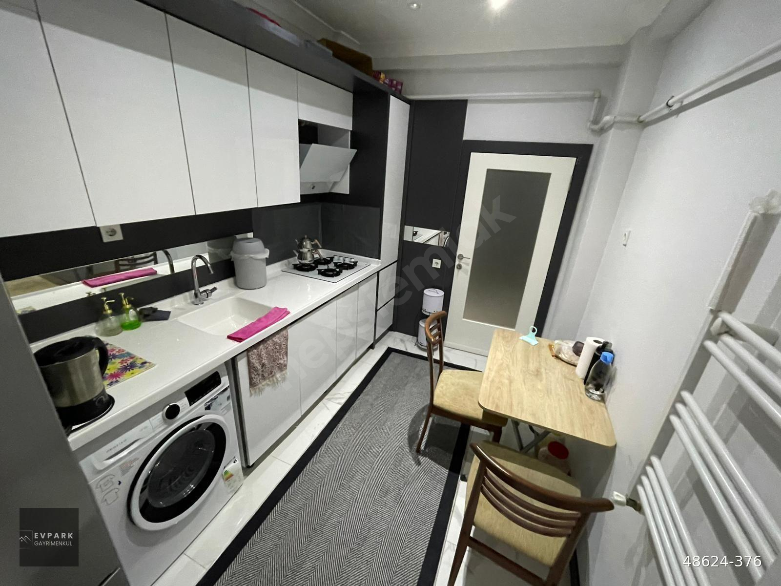 PRİM YAPAN BÖLGEDE YENİLENMİŞ HAZIR YAPILI 3+1 SATILIK DAİRE