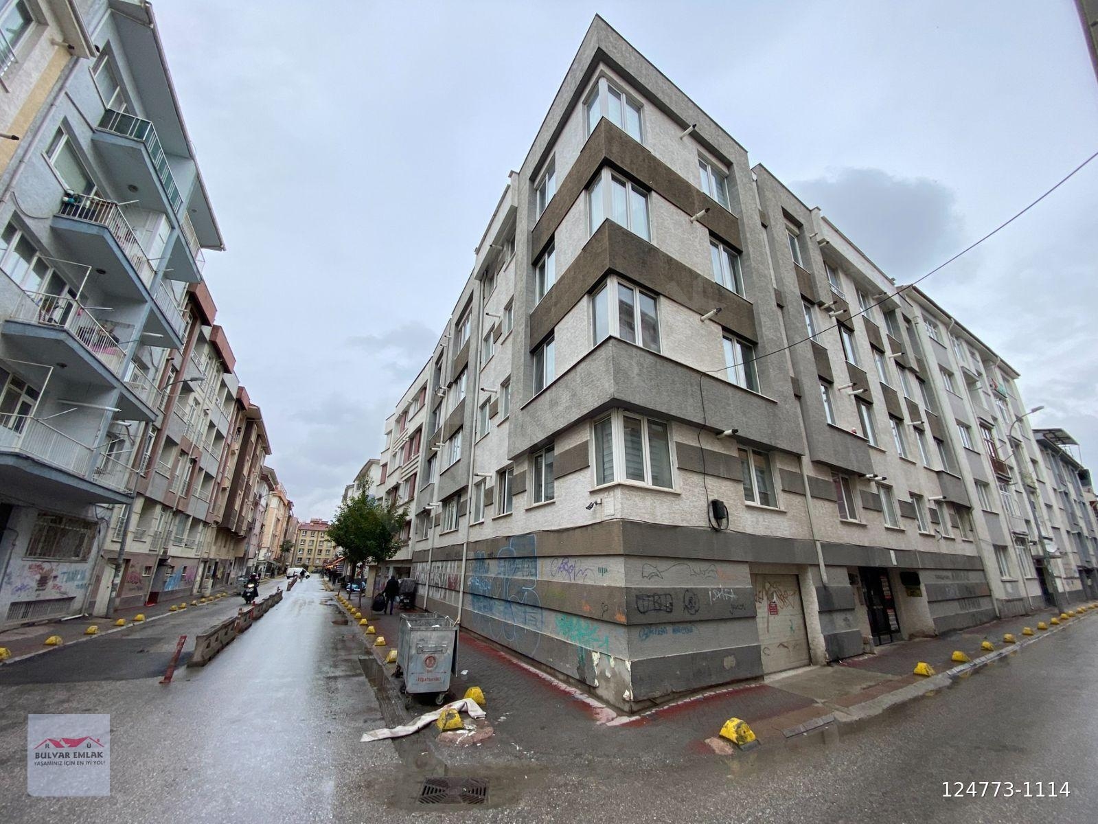 HALLERİN KARŞI SOKAĞINDA 1+0 KİRALIK DAİRE.