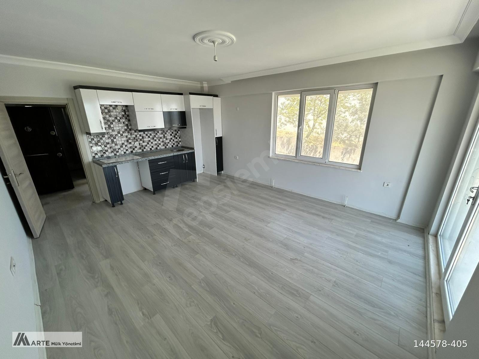 ERDEK TATLISUDA 45 M2 DENİZ MANZARALI BALKONLU 1+1 SATILIK DAİRE
