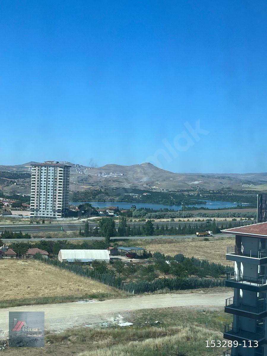 YENİ BAYINDIR'DA MAVİGÖL MANZARALI GENİŞ BALKONLU KİRALIK DAİRE