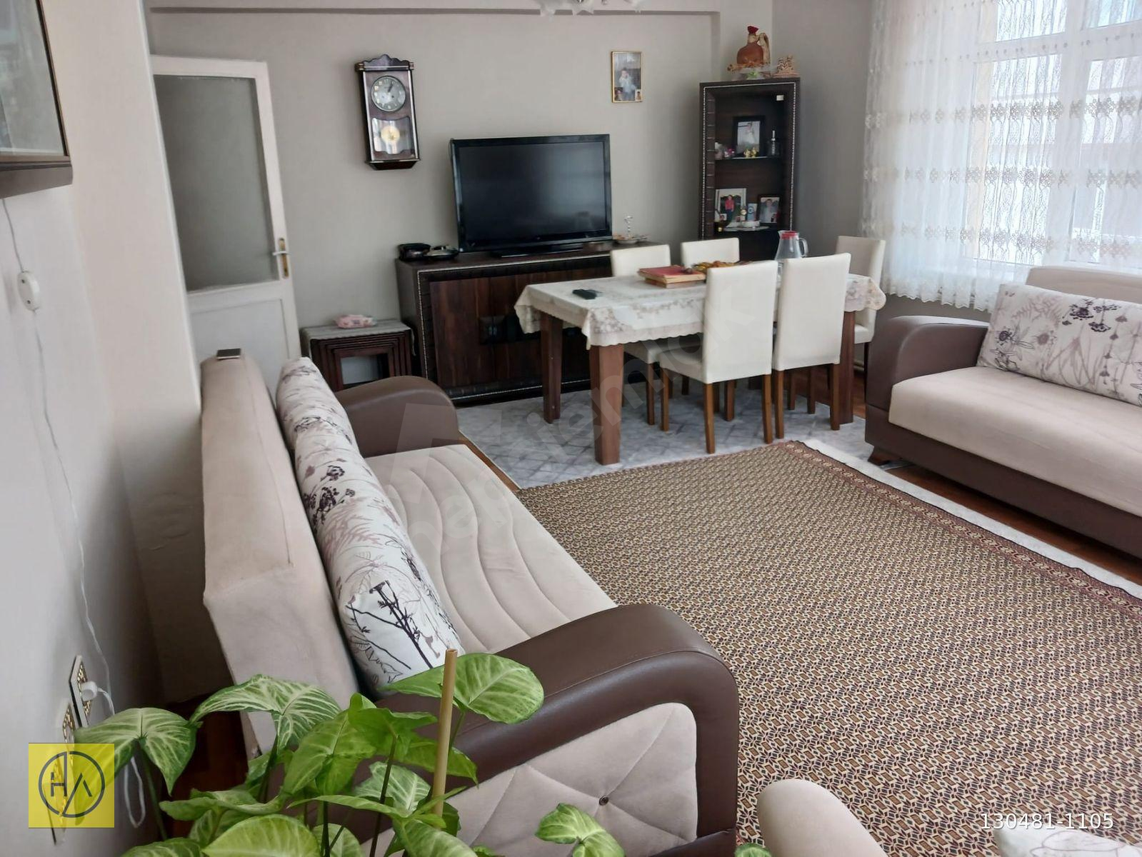 IŞIKLAR MAHALLESİNDE ÇARŞIYA YAKIN SATILIK 2+1 DAİRE