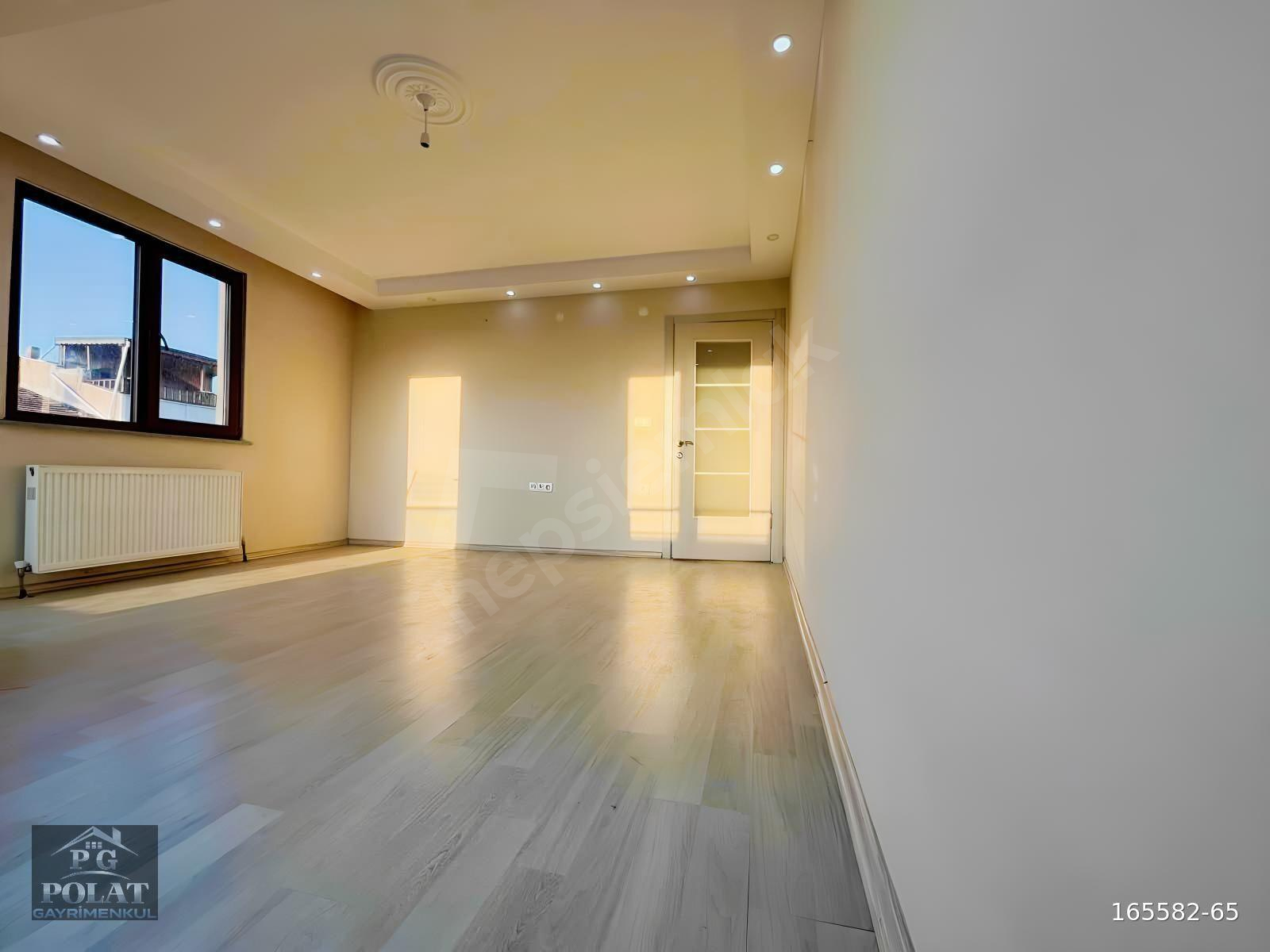 DARICA EMEK MAHALİEİNDE DENİZ MANZARALI ARA KAT 2+1 .90M2