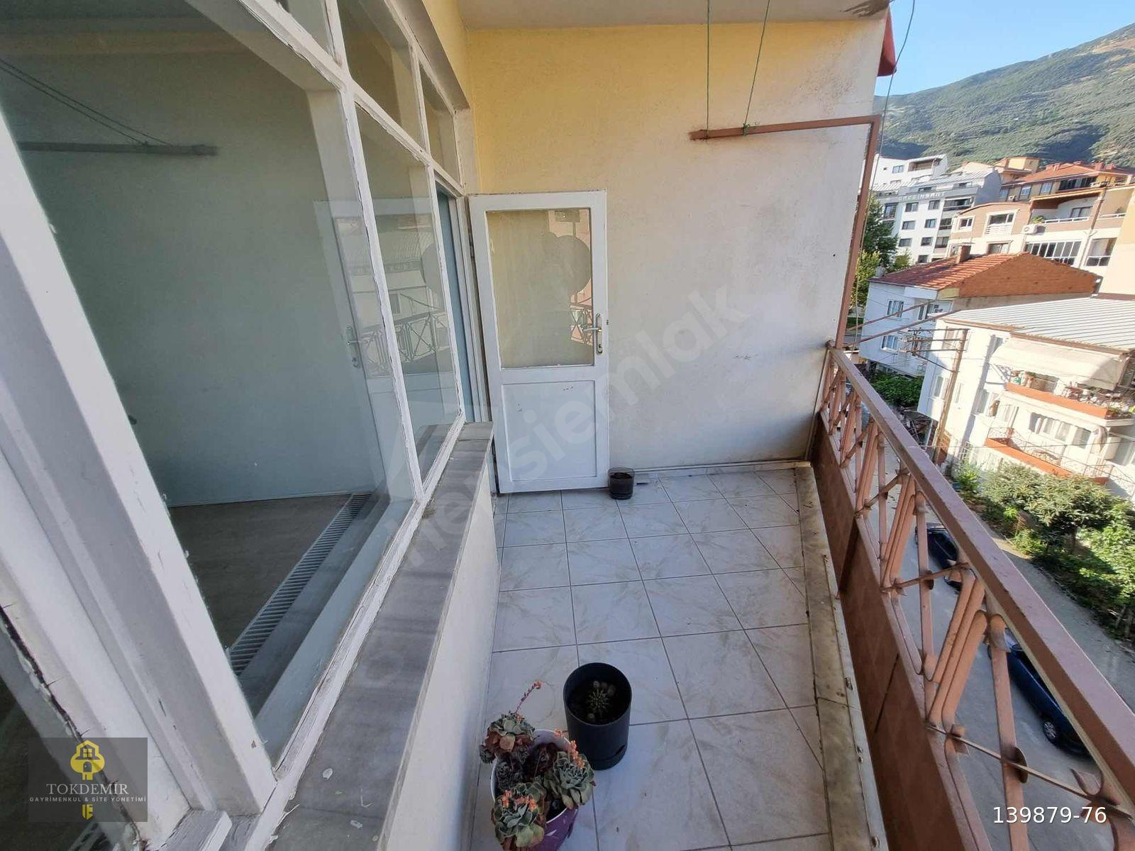 TOKDEMİR GAYRİMENKULDEN AHMET SÜREN MEYDANINDA SATILIK 2+1