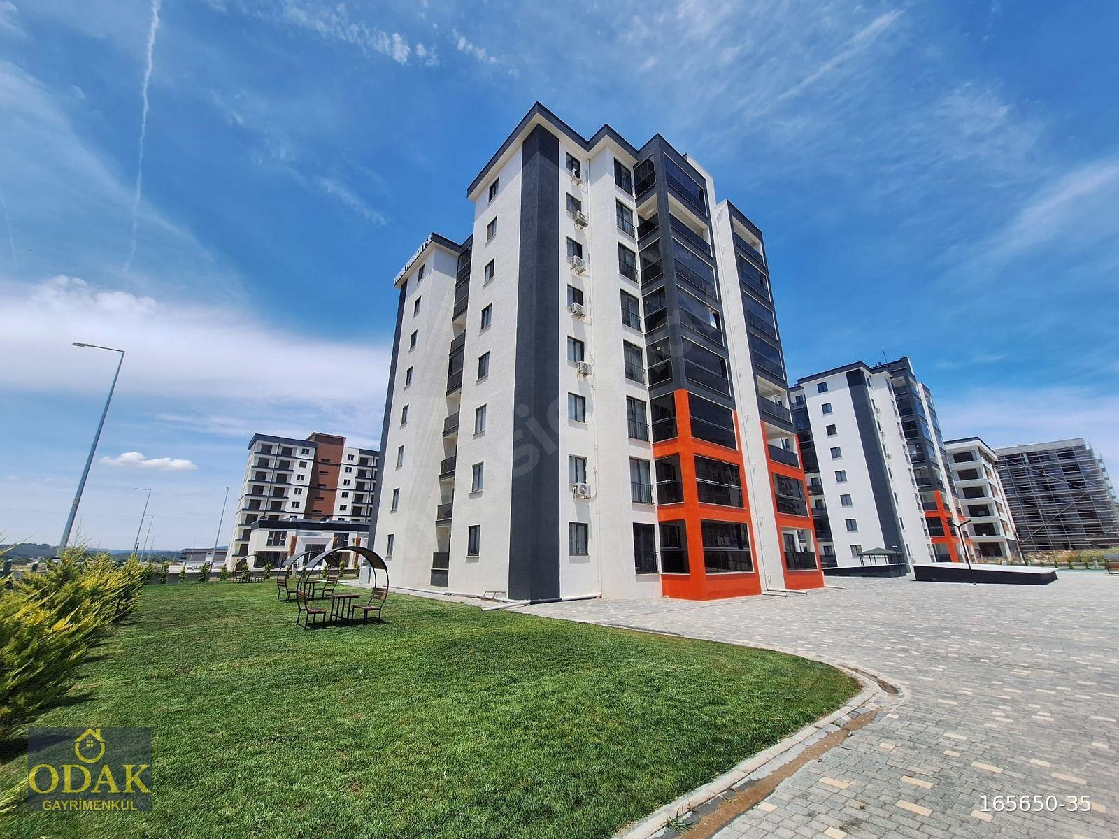 ODAK'TAN ÇANAKKALE KARACAÖREN'DE SİTE İÇİNDE LÜKS SIFIR DAİRE
