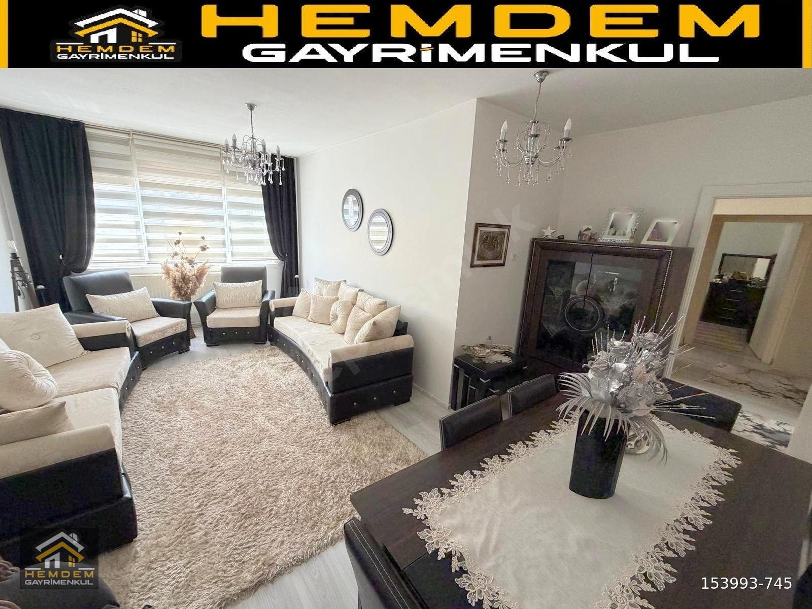 HEMDEM GAYRİMENKUL'DEN İSTASYON'DA MERKEZDE ÖN CEPHE ARAKAT 3+1 SATILIK DAİRE