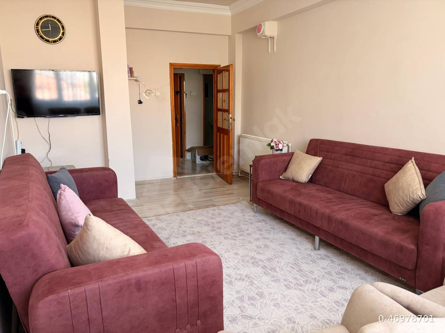 SAHİBİNDEN DEVELİ ÇARŞIDA KOMBİLİ EŞYALI MEMURA KİRALIK DAİRE.