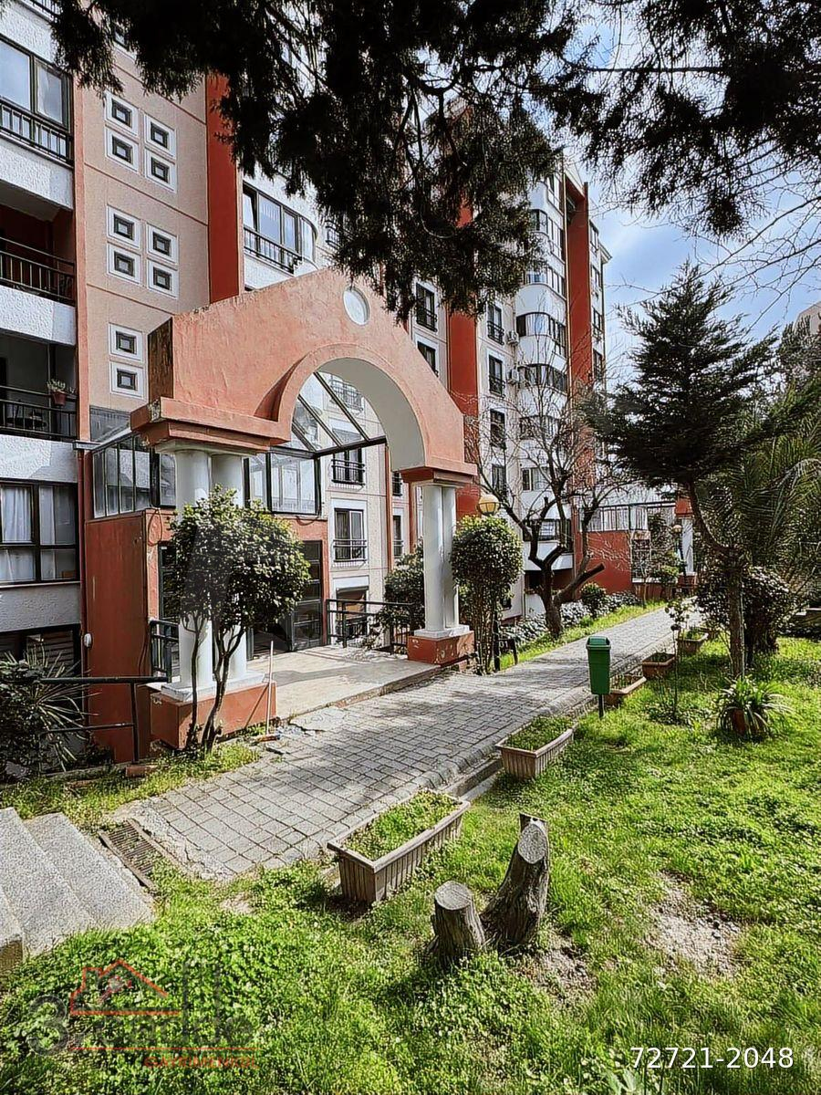 BAHÇEŞEHİR FUNDALARDA KISA KATLI ÇOK TEMİZ BAKIMLI 4+1