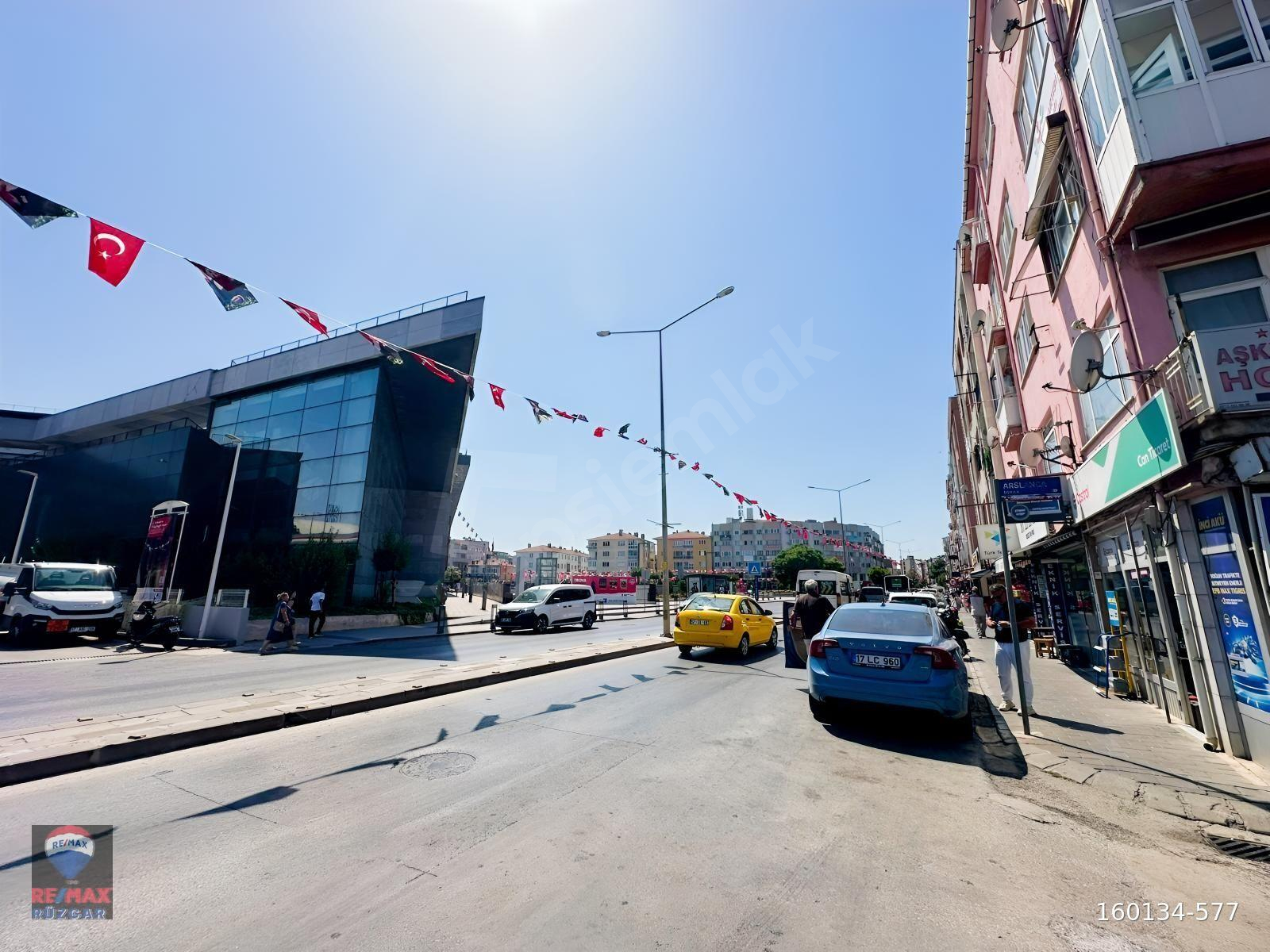Çanakkale Merkez Belediye Karşısı Eşyalı Kiralık 2+1 Daire