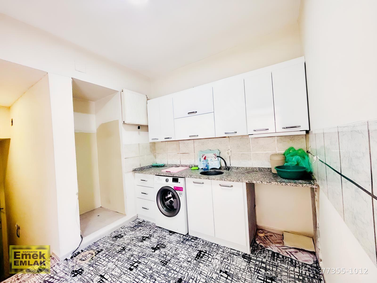 EMEK EMLAK'TA MÜCAHİTLER MAH. KİRALIK 1+1 DAİRE