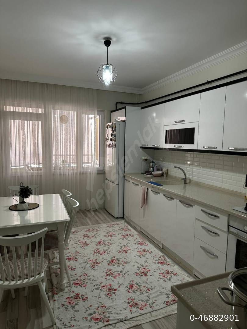 Tokat Güneşli Mahallesi Acil Satılık 3+1 140 m2 daire