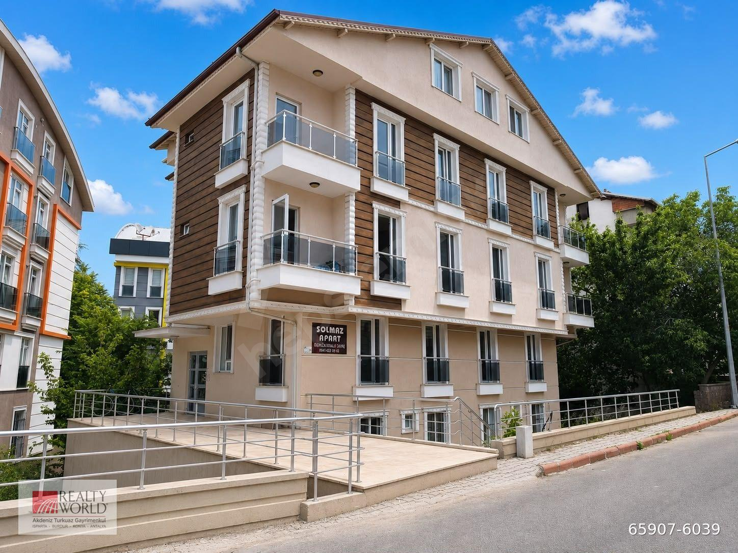 ISPARTA MODERNEVLER MAHALLESİNDE 1+0 SATILIK APART