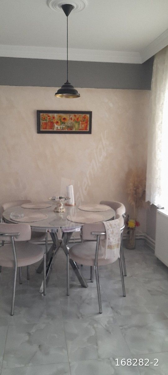 ÇOK TEMİZ... LÜLEBURGAZ KURTULUŞ'TA BAKIMLI 'BOŞ TESLİM' 130m2 2+1