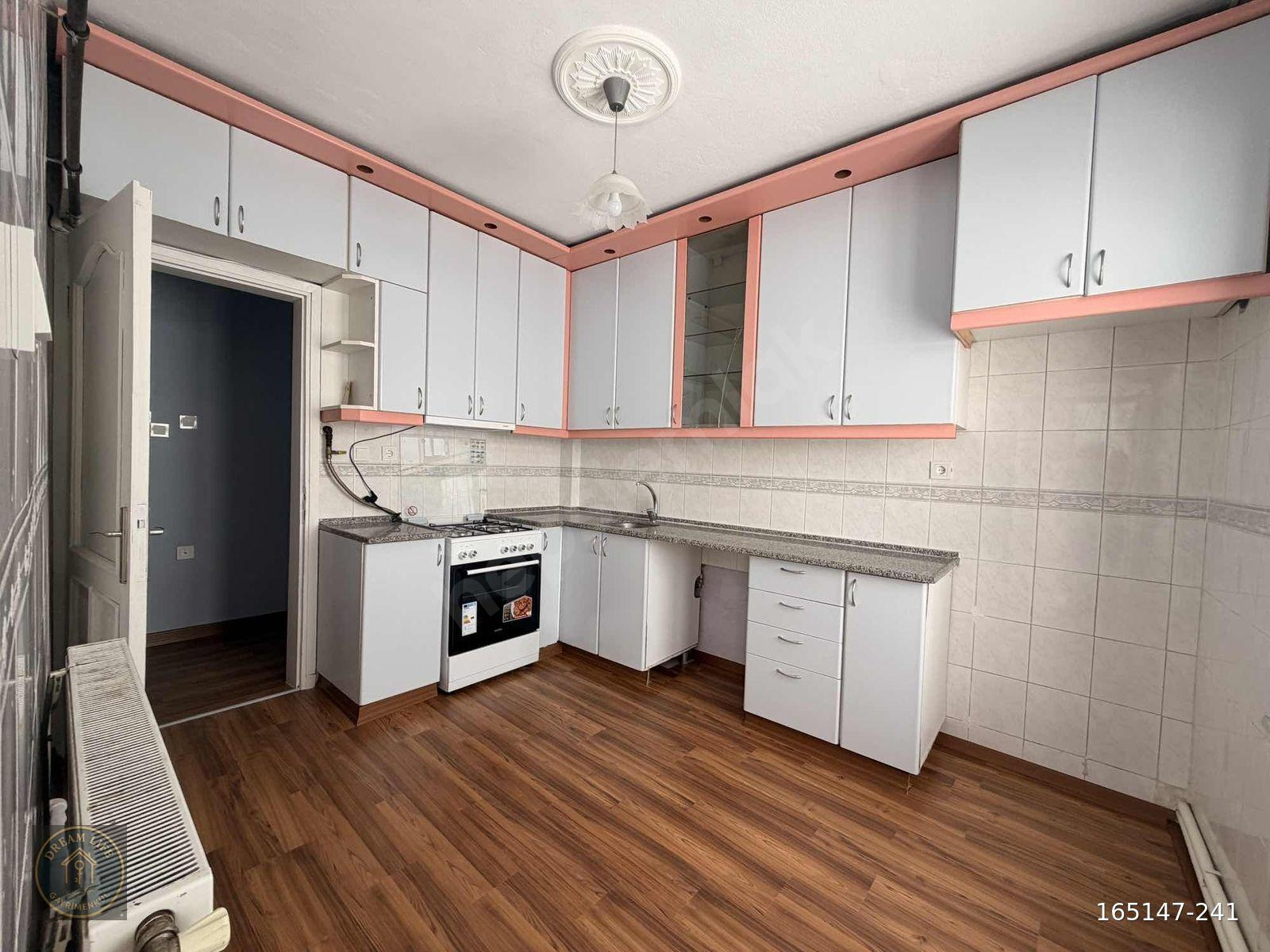 DREAM LİFE'DAN REŞADİYE'DE KİRALIK 2+1 TEMİZ VE UYGUN DAİRE