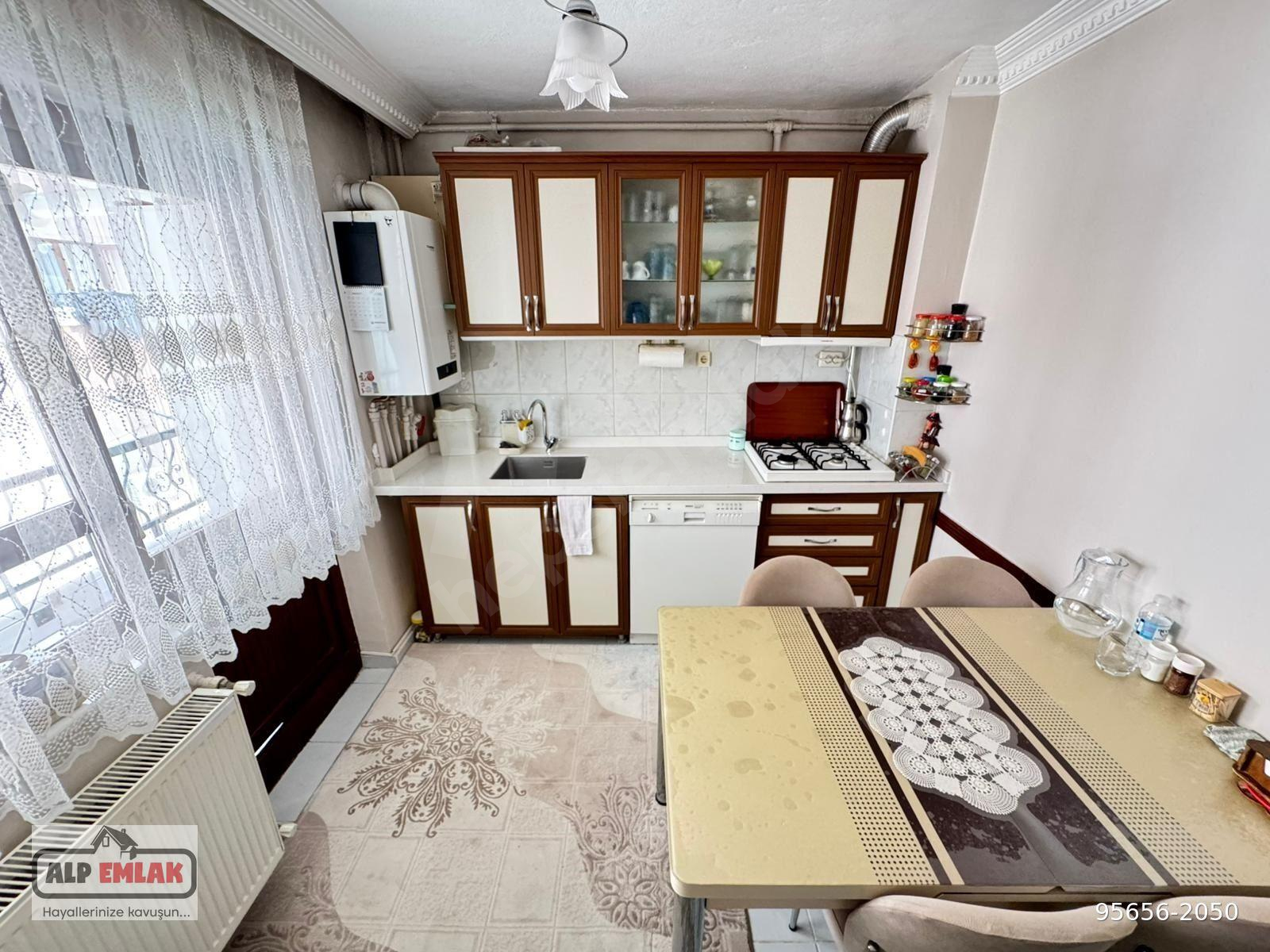 GÜN SAZAK CADDESİNDE 3+1 KATTA ASANSÖRLÜ KAPALI GARAJLI