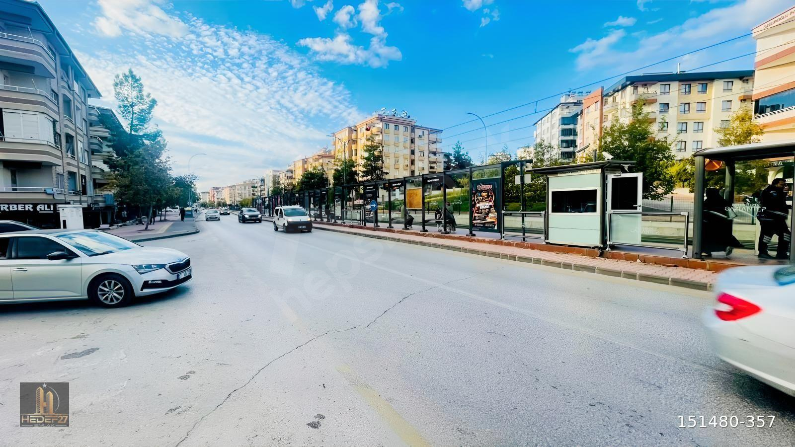 GÜNEYKENT ***TRAMVAY DURAĞI ÜZERİNDE*** GENİŞ 2+1 KİRALIK DAİRE