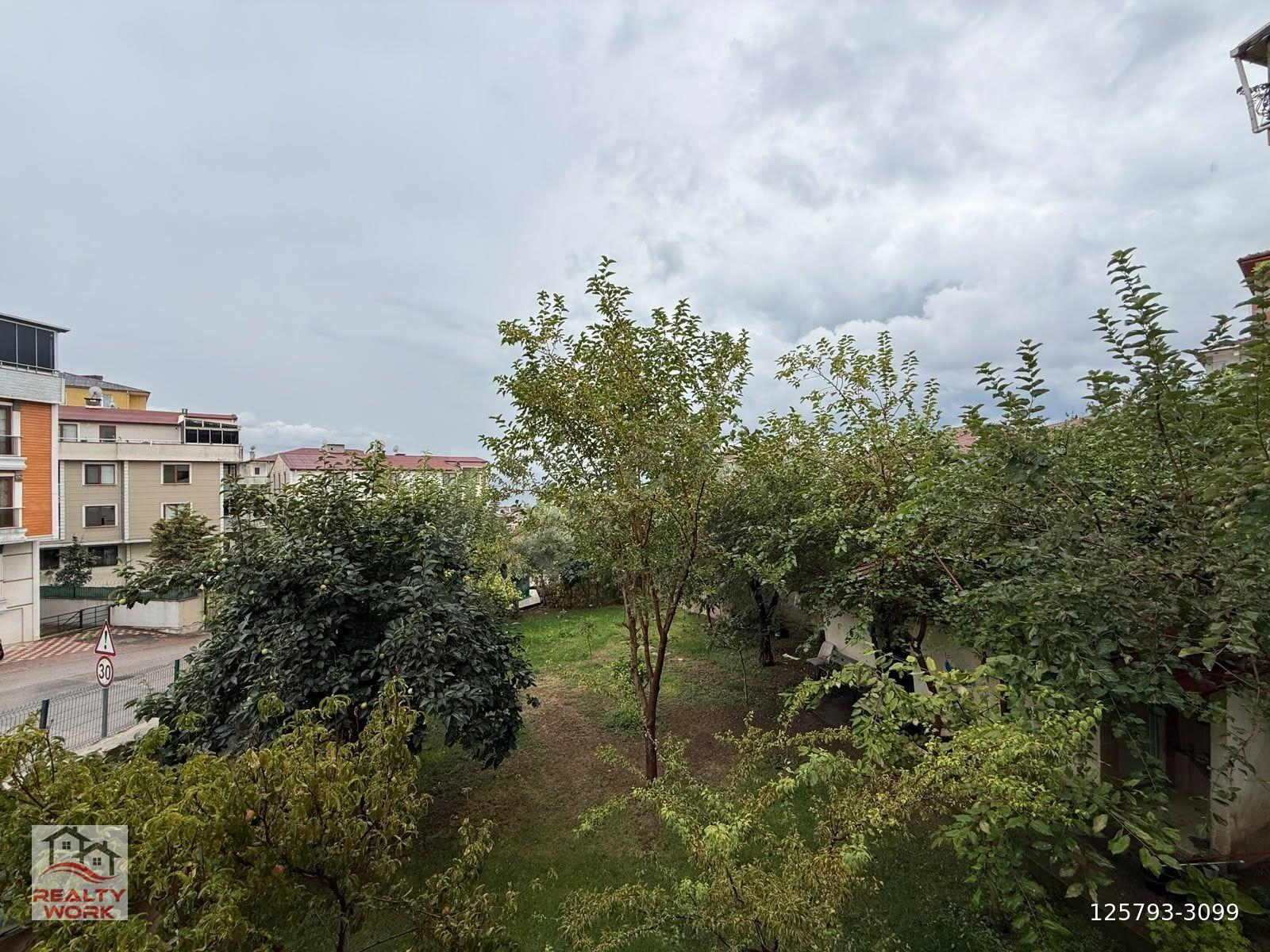MERKEZİ KONUM'DA DENİZ MANZARALI ÇİFT TERSLI 2+1 100M2 DAİRE