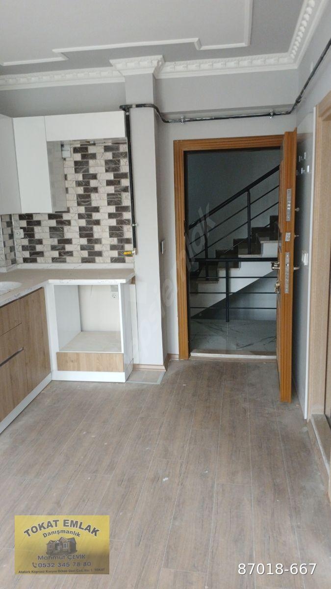 TOKAT EMLAKTAN SATILIK YENİYURT MAHALLESİNDE 1+1 DAİRE