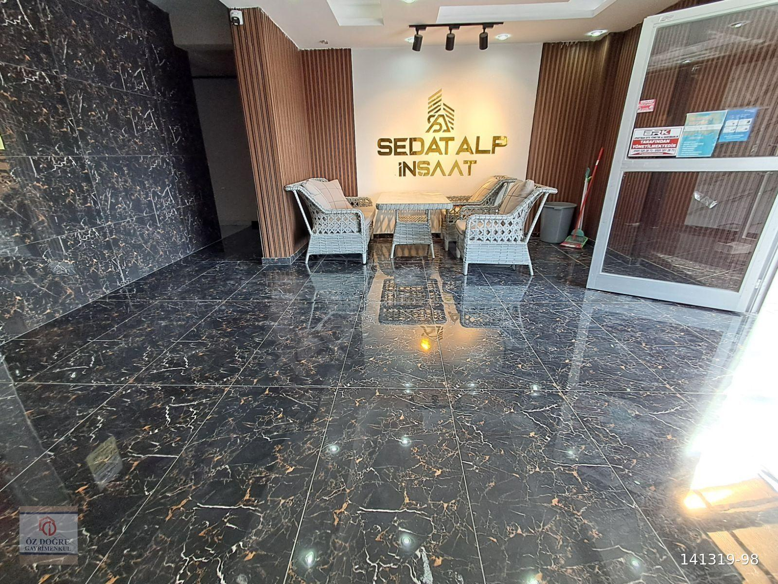 SARIÇAMDA BULVAR ÜZERİNDE MERKEZİ KONUMDA FULL EŞYALI AYLIK