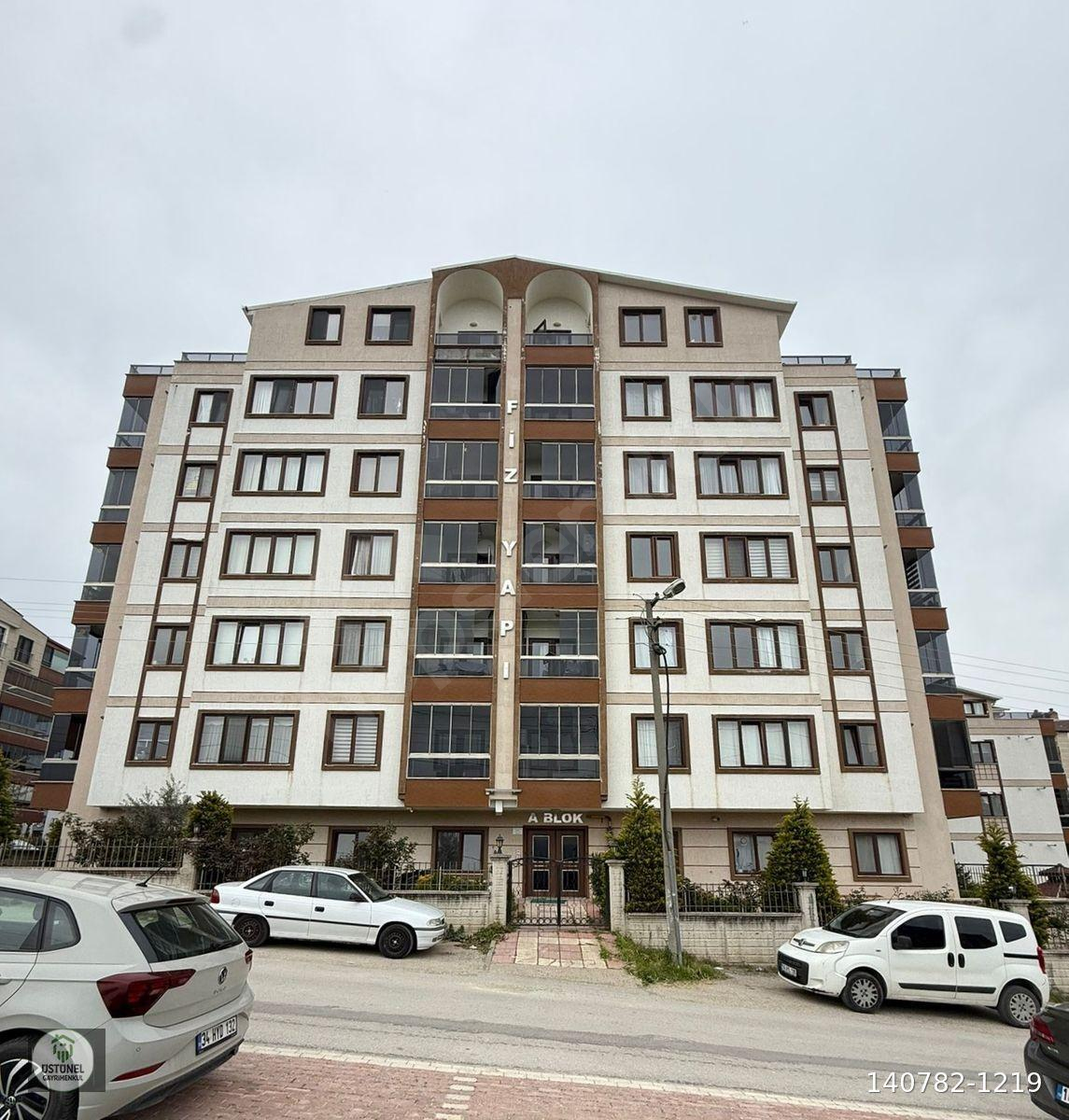 ÜSTÜNEL'DEN DUMLUPIINAR'DA AİLE BİNASINDA GENİŞ METREKARE ARAKAT