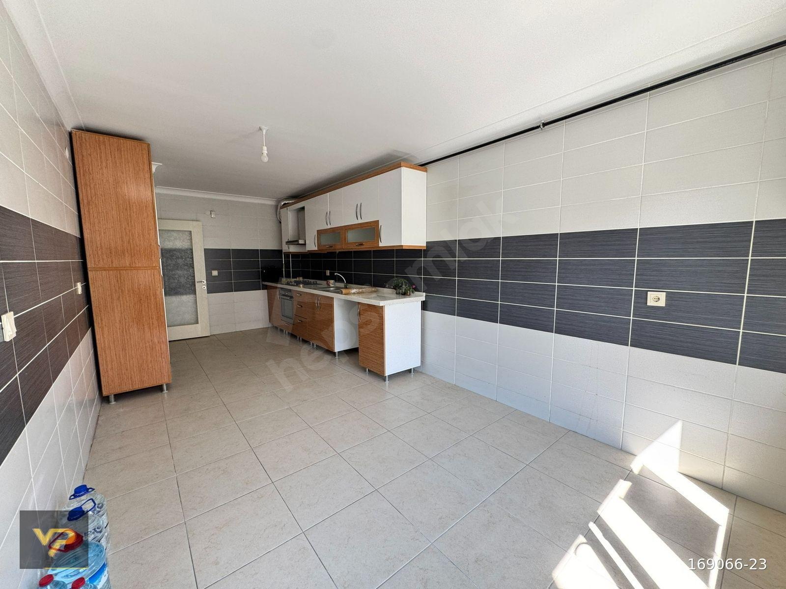 VİP'DEN 17.CADDE PEYZAJ ALANI ÖN CEPHE KİRALIK 4+1 SİTE DAİRESİ