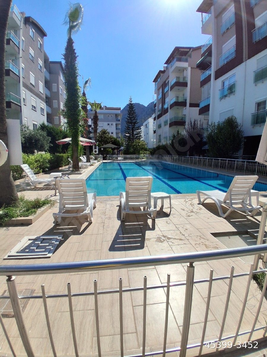Konyaaltı hurma'da havuzlu 3+1 ayrı mutfaklı kiralık daire