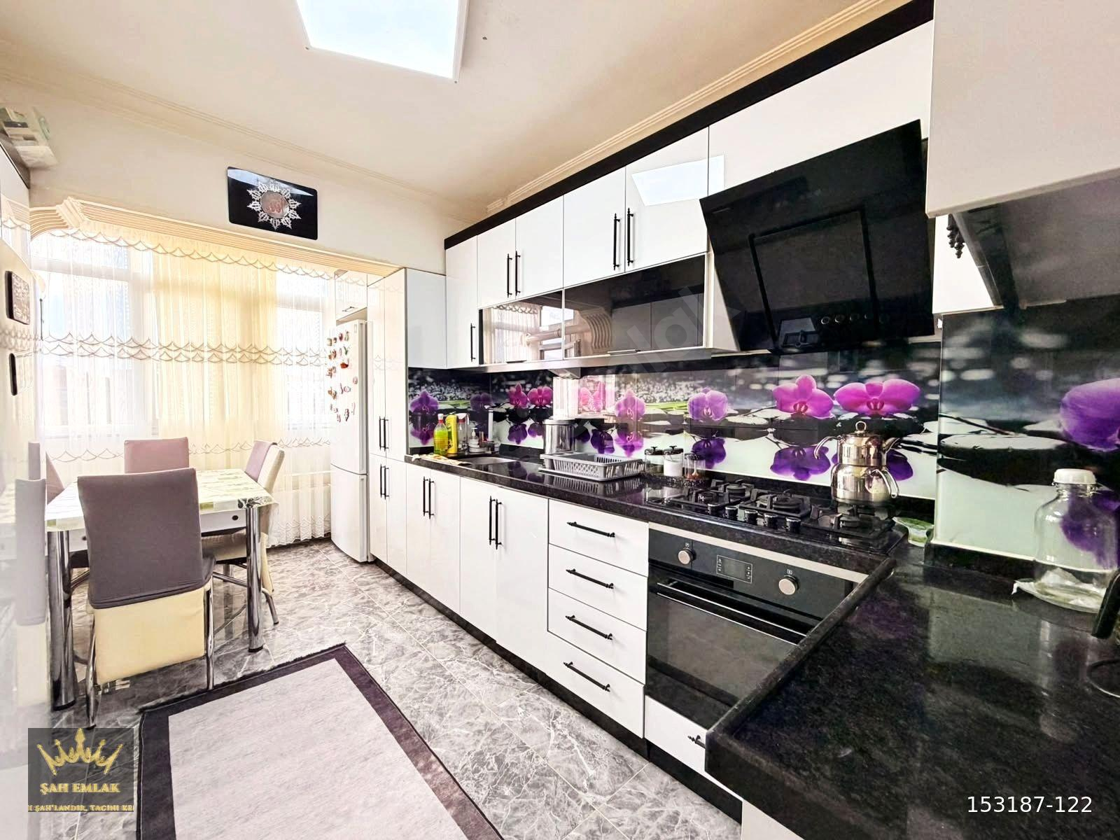 MALAZGİRT MAH. DE SALON BAĞIMSIZ 3+1 LİMİTSİZ DAİRE