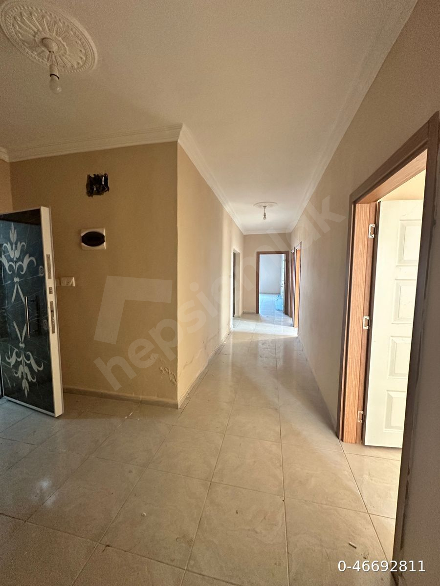 3+1 200 metre kare ön cephe daire 6 yıllık satılık daire