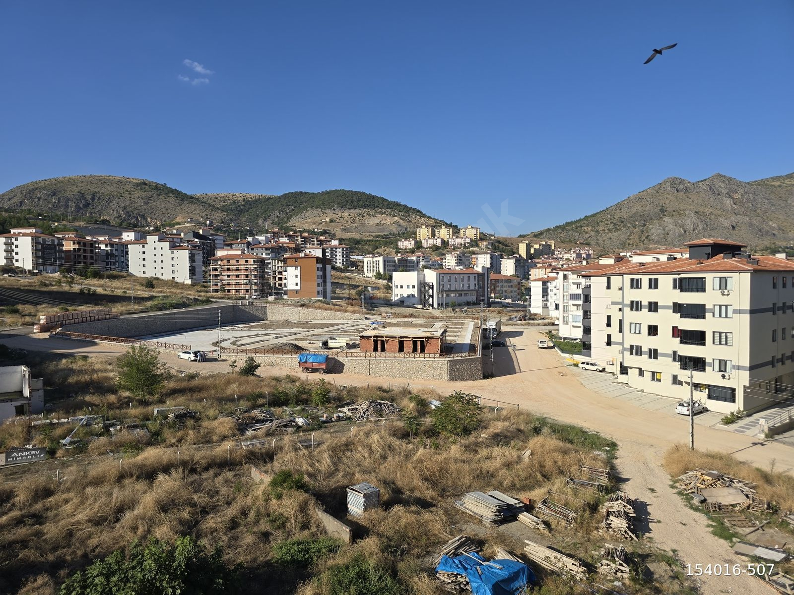 ŞEYHCUİ MAHALLESİ'NDE SATILIK 3+0 DAİRE