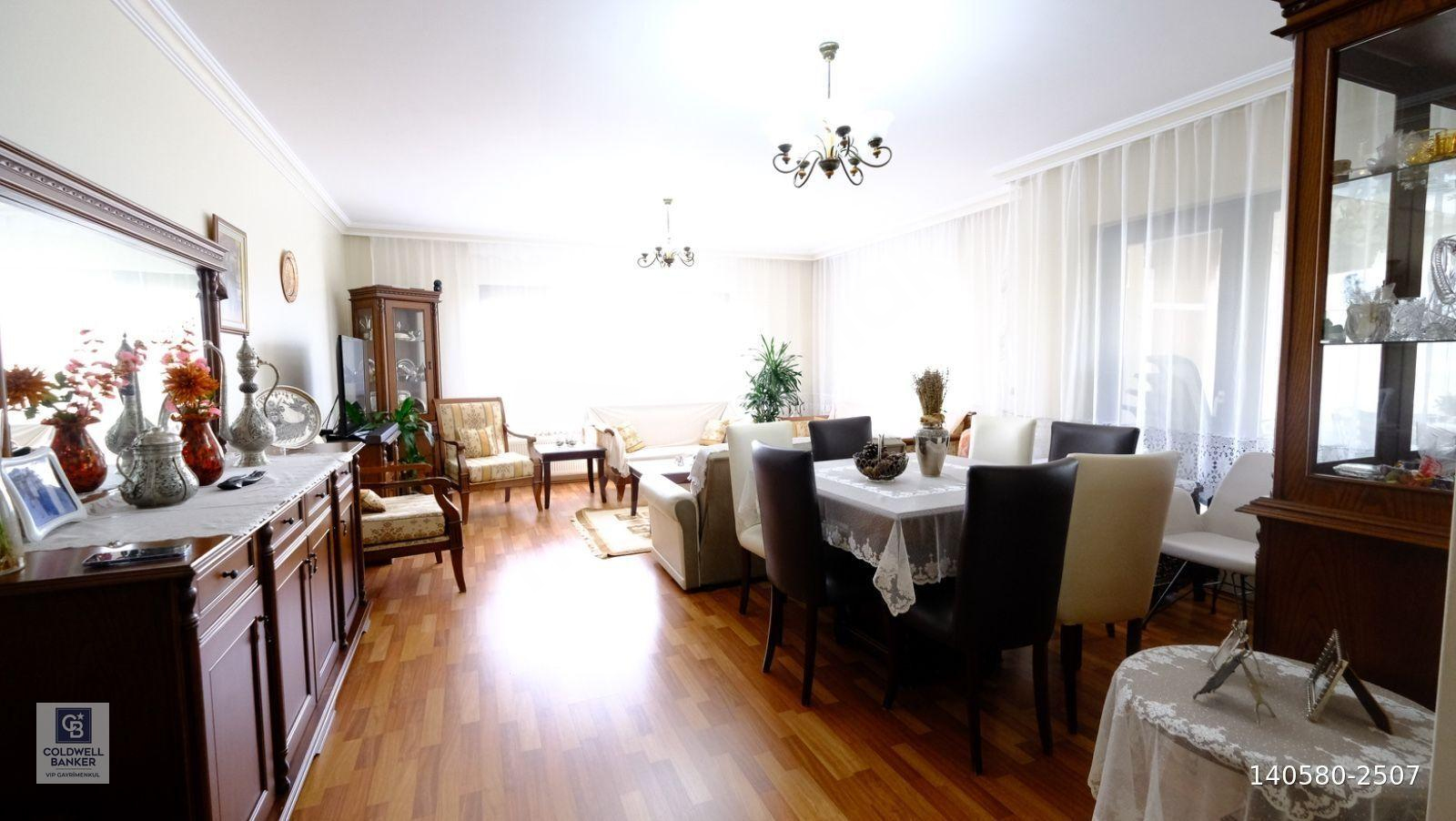 YAŞAMKENT BÖLGESİ SINIRINDA GENİŞ 4+1 HOBİ BAHÇELİ DAİRE