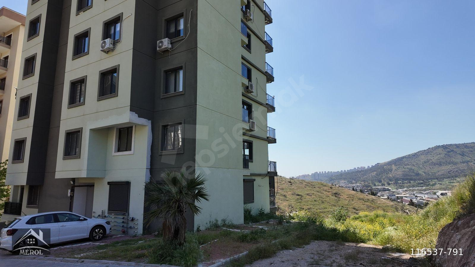 Bayraklı Postacılar'da Satılık 2+1 Daire