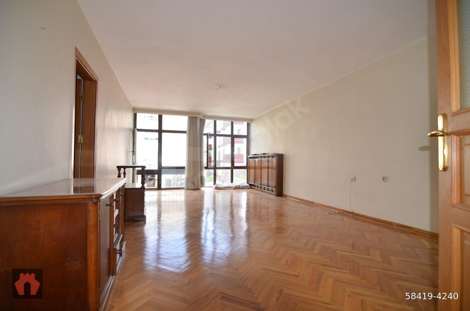 AYRANCI FUAR SOKAK'DA KATTA AYDINLIK 3+1+KİLER SATILIK DAİRE