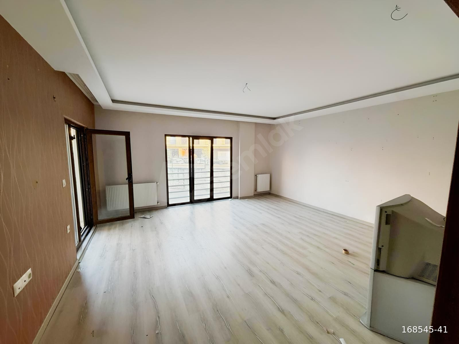 AKÇALAR KİRALIK 3+1 135 m2 1. KAT MERKEZİ KONUM SİTE İÇİ