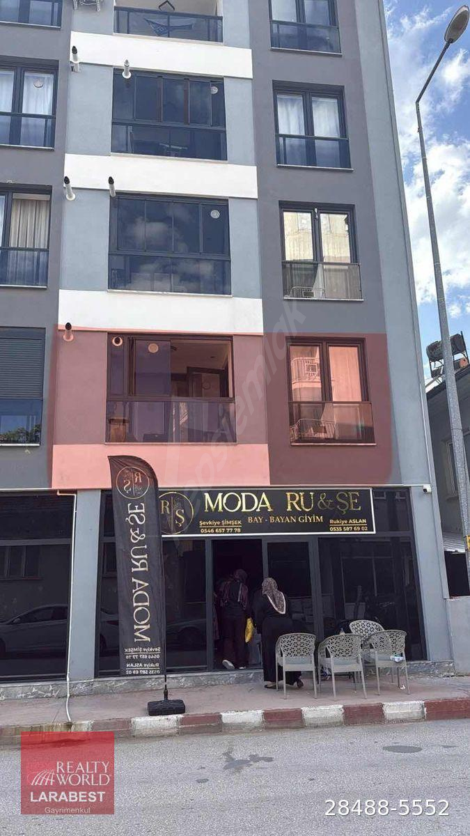 TEFENNİ'DE 95m² GENİŞ,ASANSÖRLÜ, KOMBİLİ SIFIR