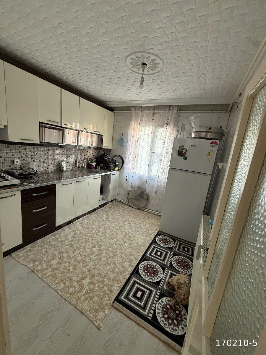 TUNÇ Gayrimenkul Manisa Turgutlu Satılık Yıldırım Mah civari Daire İşlek cadde üzeri