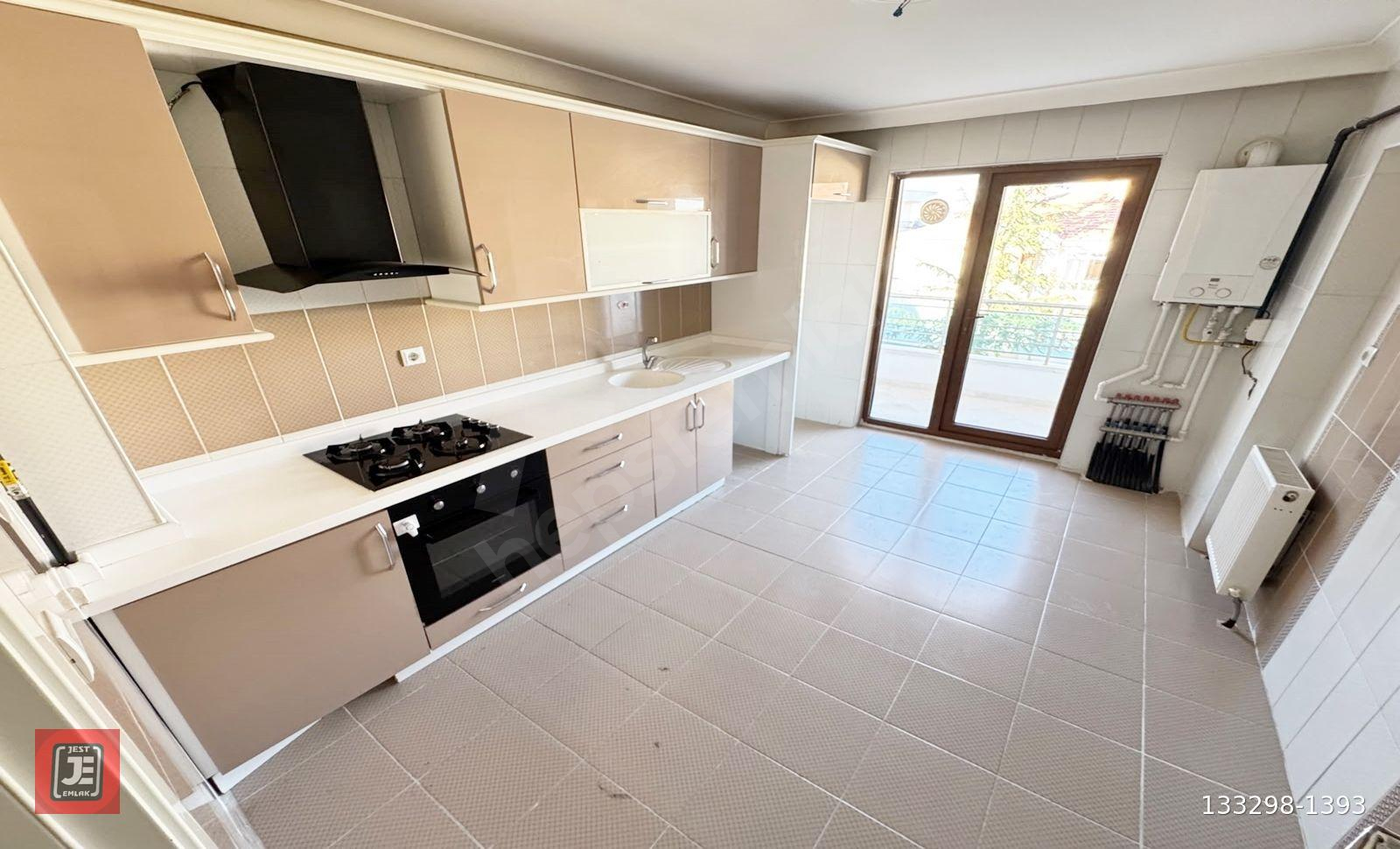KUŞCAĞIZ'DA ARA KAT ÖN CEPHE 140 M² EBEVEYN BANYOLU 3+1 DAİRE